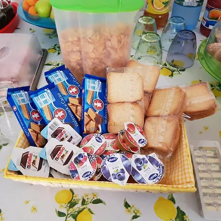 Alojamento de Acomodação e Pequeno-almoço Zi Micheli Salento *